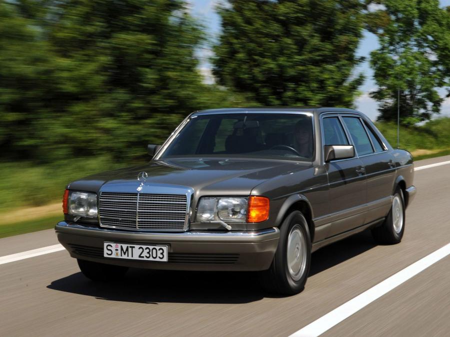  Mercedes-Benz 500 SEL 1985 года  (фото 8 из 8)